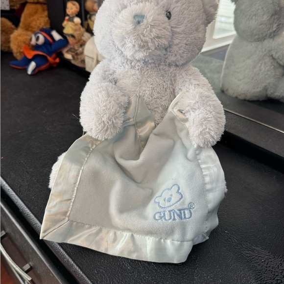 GUND Peekaboo Motion Activity Gray Teddy Bear with Blanket. - Picture 2 of 5